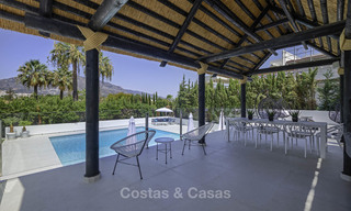 Villa impressionnante et luxueuse de design contemporain à vendre, prête à emménager, Nueva Andalucia, Marbella. Prix réduit. 16142 