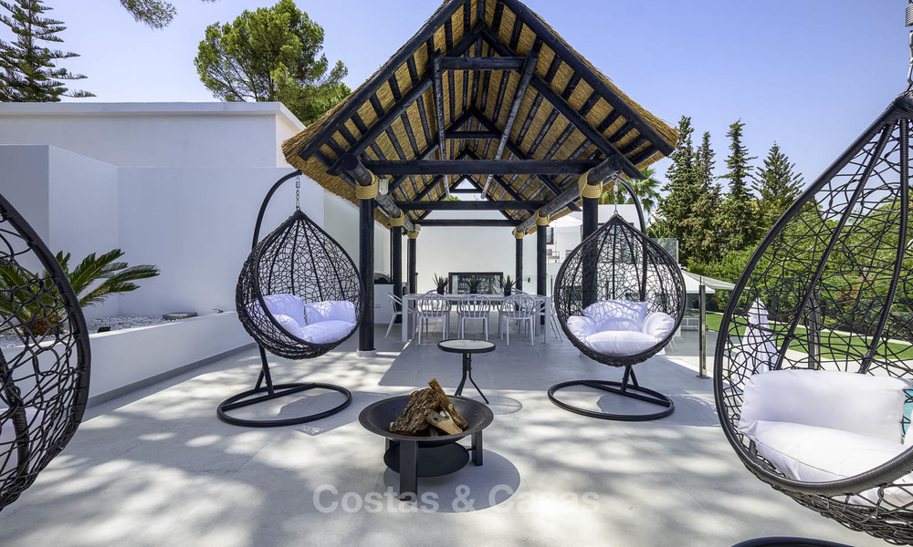 Villa impressionnante et luxueuse de design contemporain à vendre, prête à emménager, Nueva Andalucia, Marbella. Prix réduit. 16146