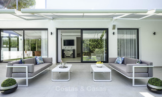 Villa impressionnante et luxueuse de design contemporain à vendre, prête à emménager, Nueva Andalucia, Marbella. Prix réduit. 16150 
