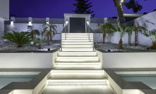 Villa impressionnante et luxueuse de design contemporain à vendre, prête à emménager, Nueva Andalucia, Marbella. Prix réduit. 16189 