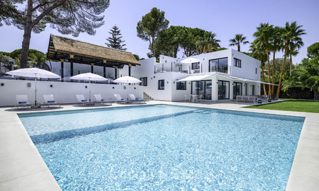 Villa impressionnante et luxueuse de design contemporain à vendre, prête à emménager, Nueva Andalucia, Marbella. Prix réduit. 16196