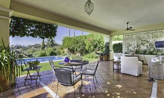 Chaleureuse villa rustique et moderne dans un domaine de golf à vendre, Benahavis, Marbella 16302 