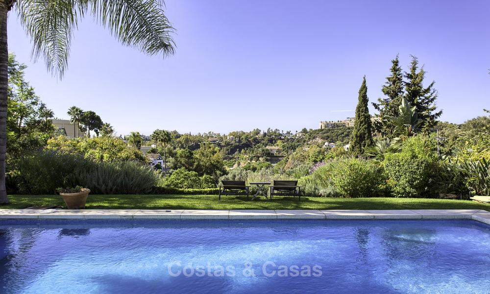 Chaleureuse villa rustique et moderne dans un domaine de golf à vendre, Benahavis, Marbella 16309