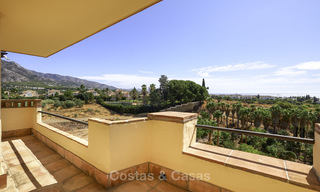 Très spacieux penthouse duplex de 5 chambres à coucher avec vue mer et montagne à vendre sur le Golden Mile à Marbella 16555 