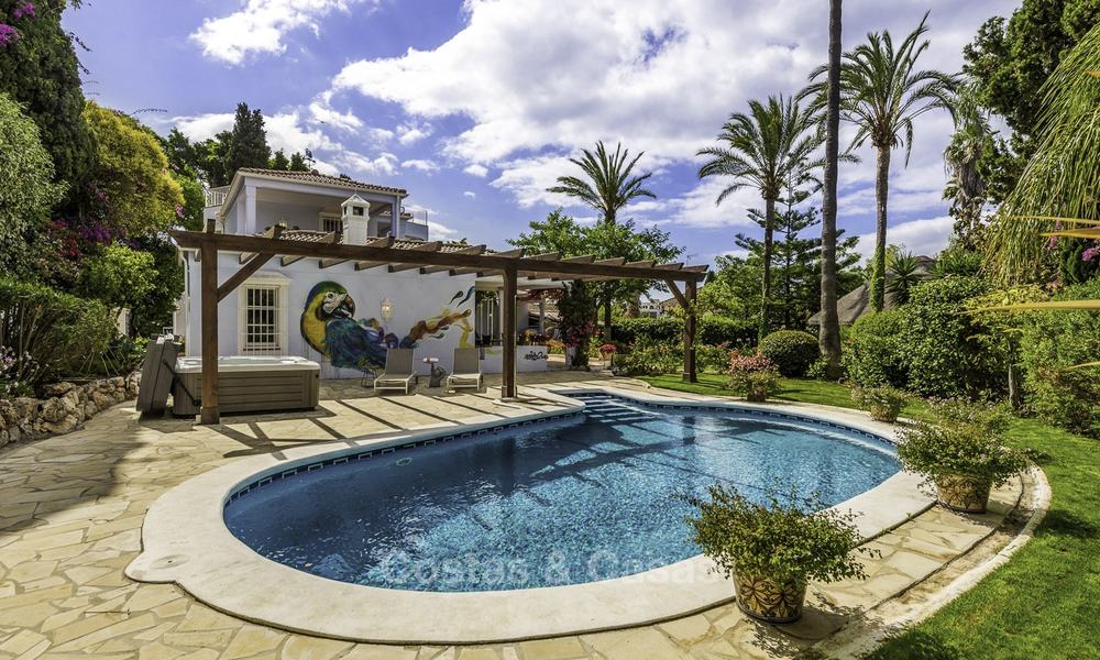 Opportunité! Villa méditerranéenne à vendre en plein centre de Marbella, à quelques pas de la plage. Prix très réduit! 16816