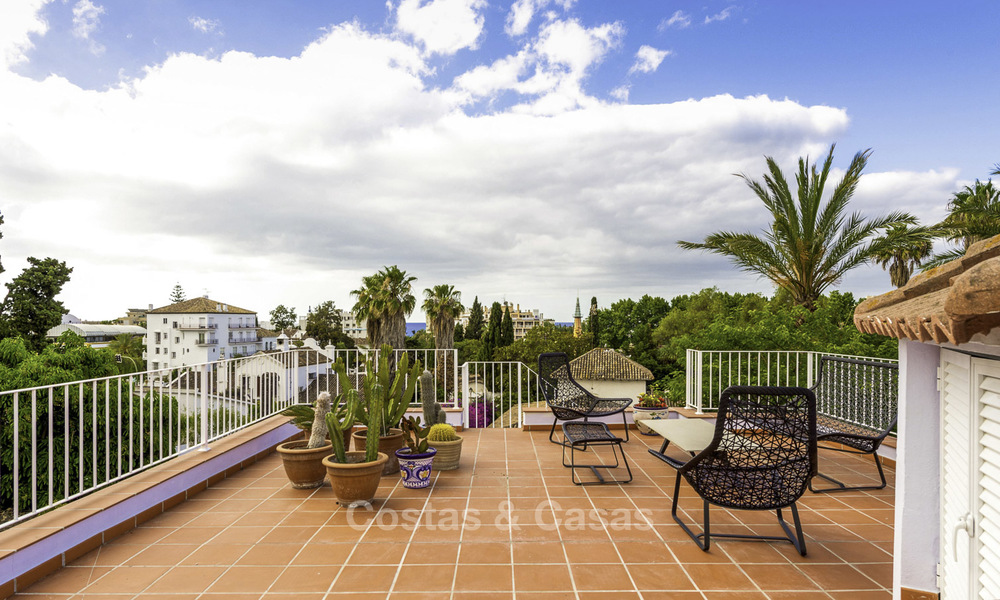 Opportunité! Villa méditerranéenne à vendre en plein centre de Marbella, à quelques pas de la plage. Prix très réduit! 16828