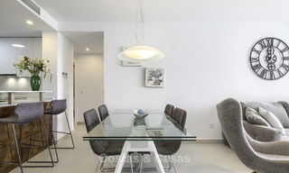 Appartement de jardin flambant neuf avec vue sur la mer à vendre, à quelques minutes à pied de la plage, Estepona Est 16944 