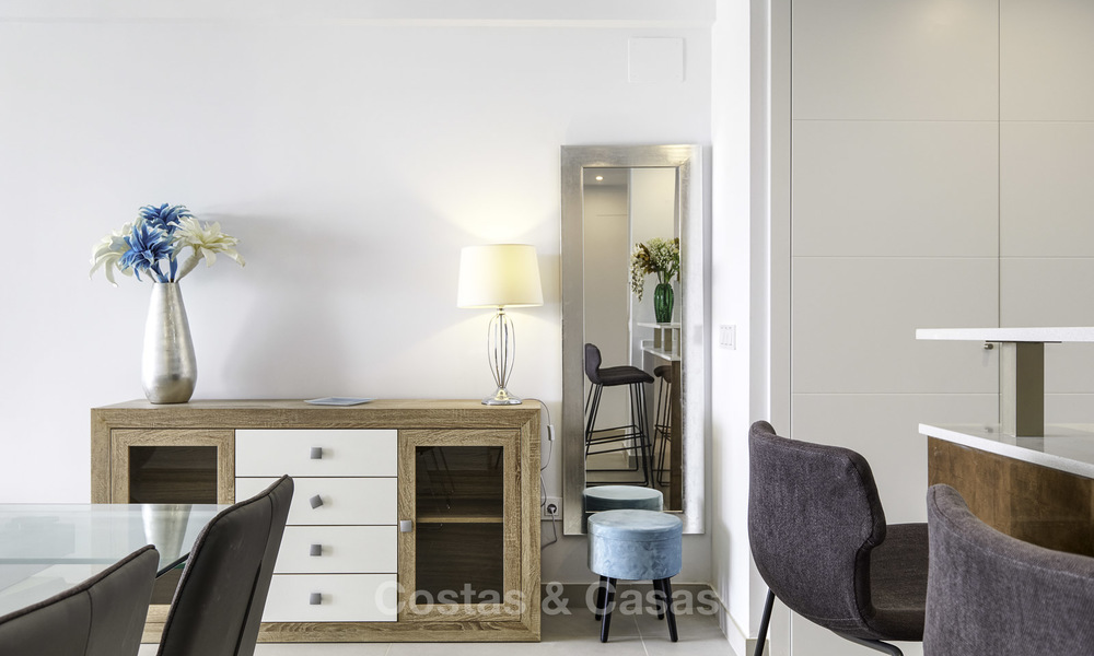 Appartement de jardin flambant neuf avec vue sur la mer à vendre, à quelques minutes à pied de la plage, Estepona Est 16957