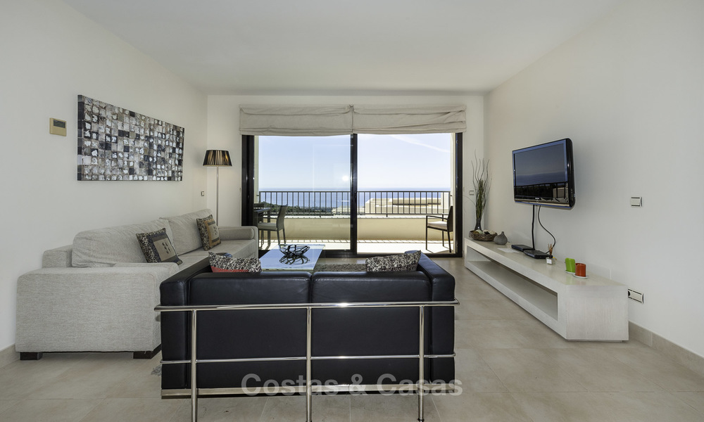 Appartement moderne de 3 chambres avec vue sur la Méditerranée et les montagnes à vendre à Marbella 16841