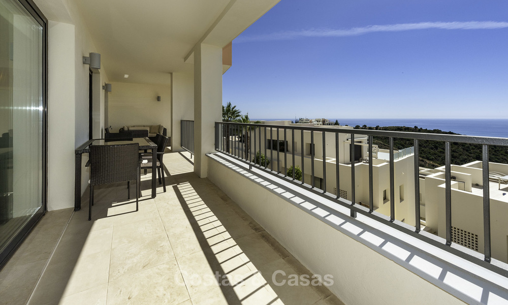 Appartement moderne de 3 chambres avec vue sur la Méditerranée et les montagnes à vendre à Marbella 16845