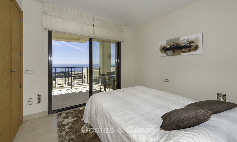 Appartement moderne de 3 chambres avec vue sur la Méditerranée et les montagnes à vendre à Marbella 16852