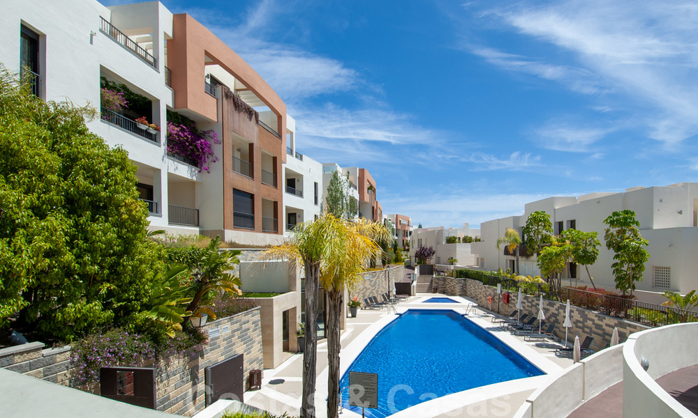 Appartement moderne de 3 chambres avec vue sur la Méditerranée et les montagnes à vendre à Marbella 27418