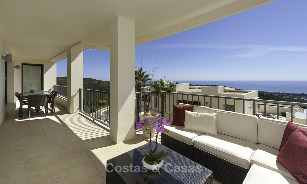 Appartement moderne de 3 chambres avec vue mer et montagnes à vendre à Marbella 16867