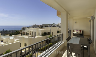 Appartement moderne de 3 chambres avec vue mer et montagnes à vendre à Marbella 16873 