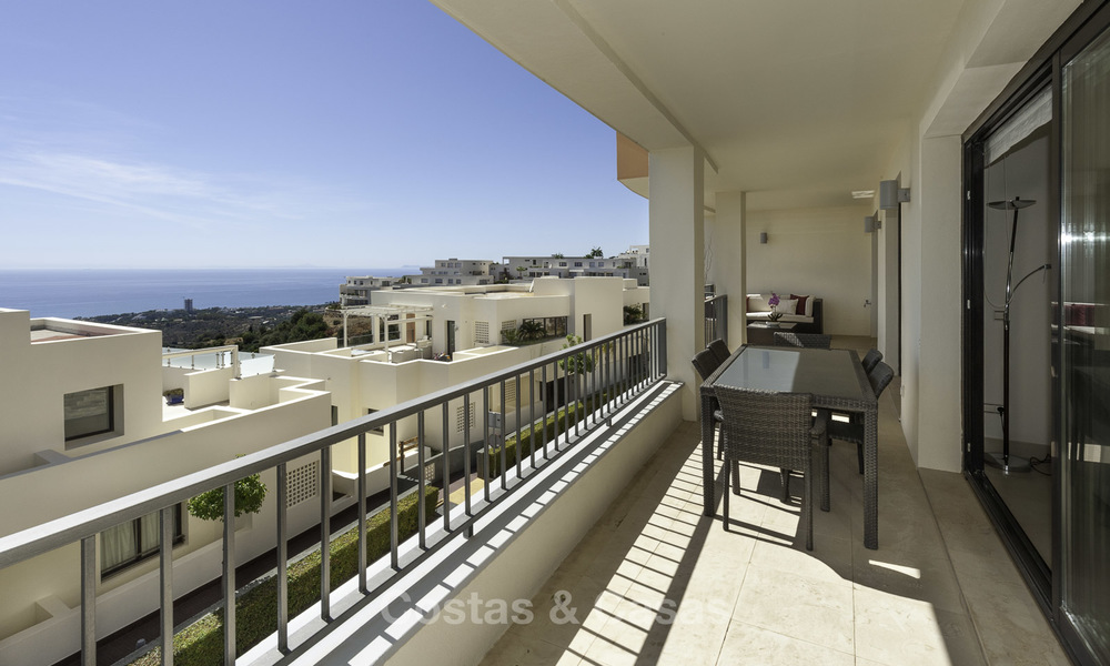 Appartement moderne de 3 chambres avec vue mer et montagnes à vendre à Marbella 16879