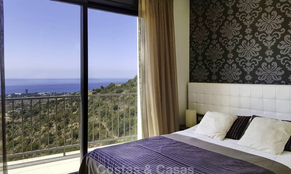Penthouse moderne avec grande terrasse avec vue sur mer à vendre à Marbella 17003