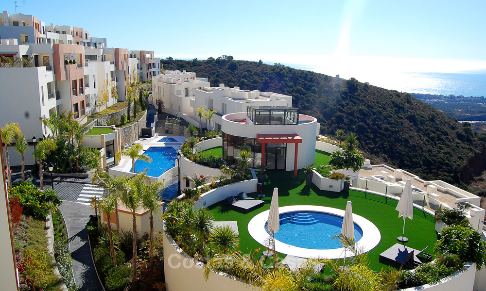 Penthouse moderne avec grande terrasse avec vue sur mer à vendre à Marbella 17013