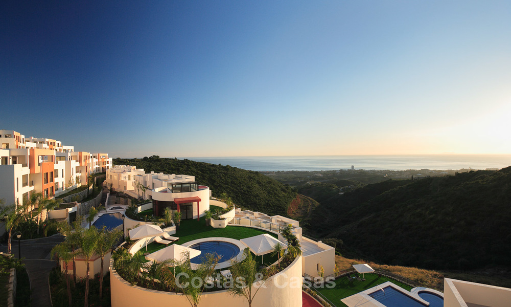 Penthouse moderne avec grande terrasse avec vue sur mer à vendre à Marbella 17018