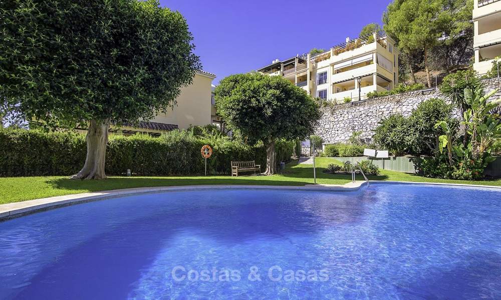 Appartement de jardin à vendre à côté d'une prestigieuse station de golf à Benahavis, Marbella 17083