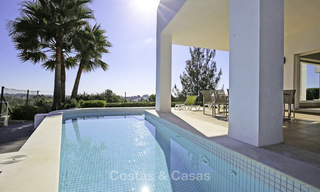 Villa moderne sur un golf avec vue panoramique sur la mer à vendre, Benahavis, Marbella 17287 