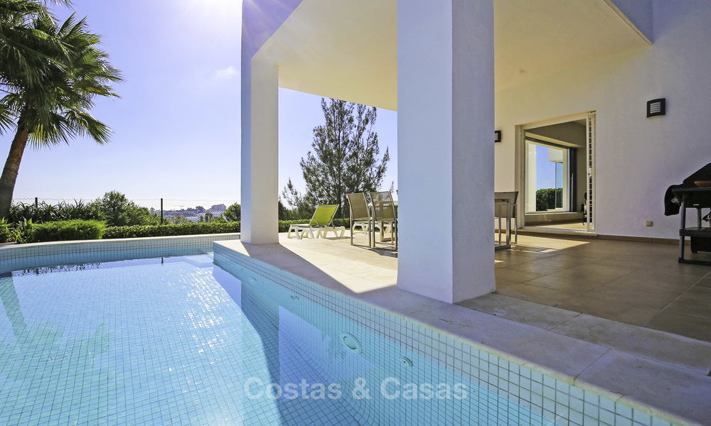 Villa moderne sur un golf avec vue panoramique sur la mer à vendre, Benahavis, Marbella 17288