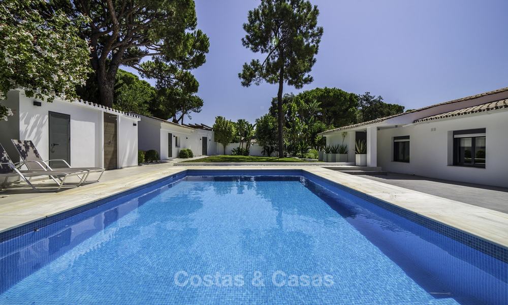Spacieuse villa individuelle de plain-pied à vendre, avec vue mer et montagne, Marbella Est 17337