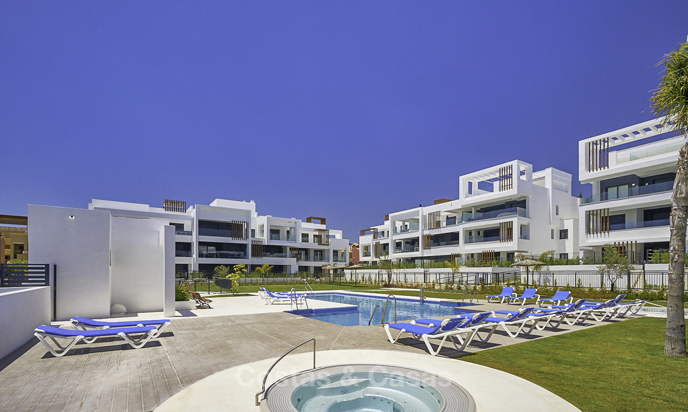 Jolis appartements neufs et modernes à vendre, à proximité de la plage et des commodités, entre Estepona et Marbella 17365