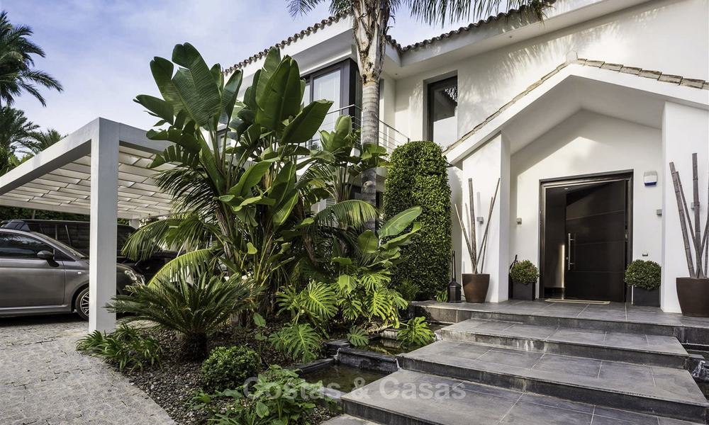 Superbe villa contemporaine de luxe unique à vendre, dans une urbanisation exclusive près de la mer à Marbella Est 17391