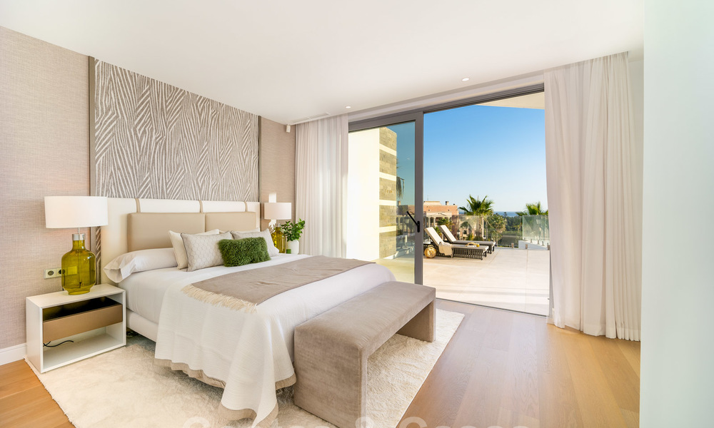 Villa de luxe neuve et moderne à vendre, prête à emménager, dans un resort de golf respecté, Marbella Est 26772
