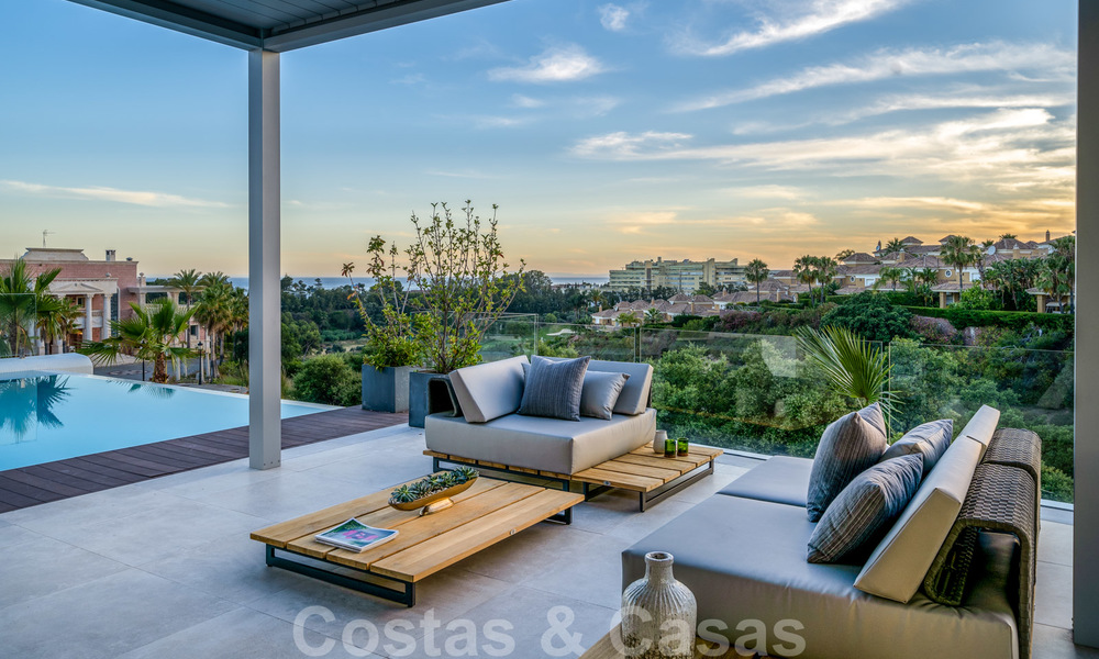 Villa de luxe neuve et moderne à vendre, prête à emménager, dans un resort de golf respecté, Marbella Est 26774