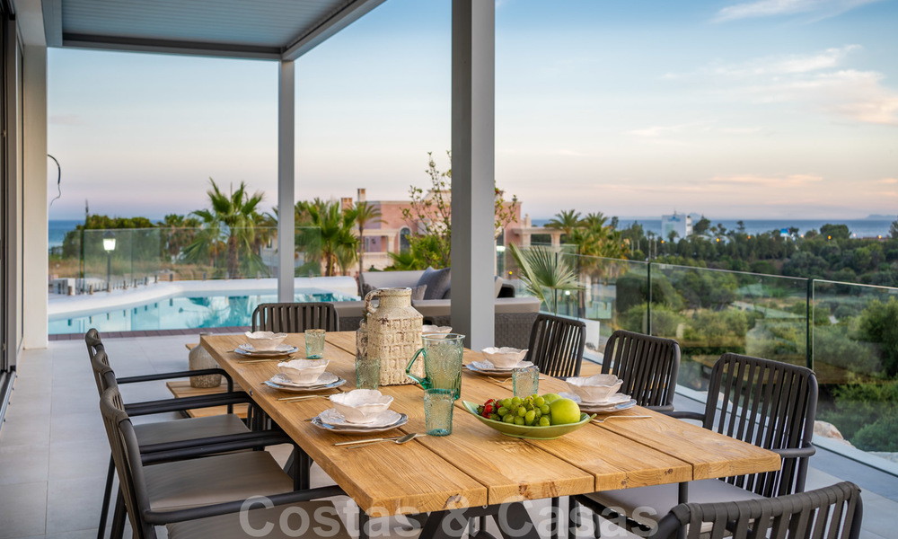 Villa de luxe neuve et moderne à vendre, prête à emménager, dans un resort de golf respecté, Marbella Est 26776