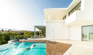 Villa de luxe neuve et moderne à vendre, prête à emménager, dans un resort de golf respecté, Marbella Est 26790 