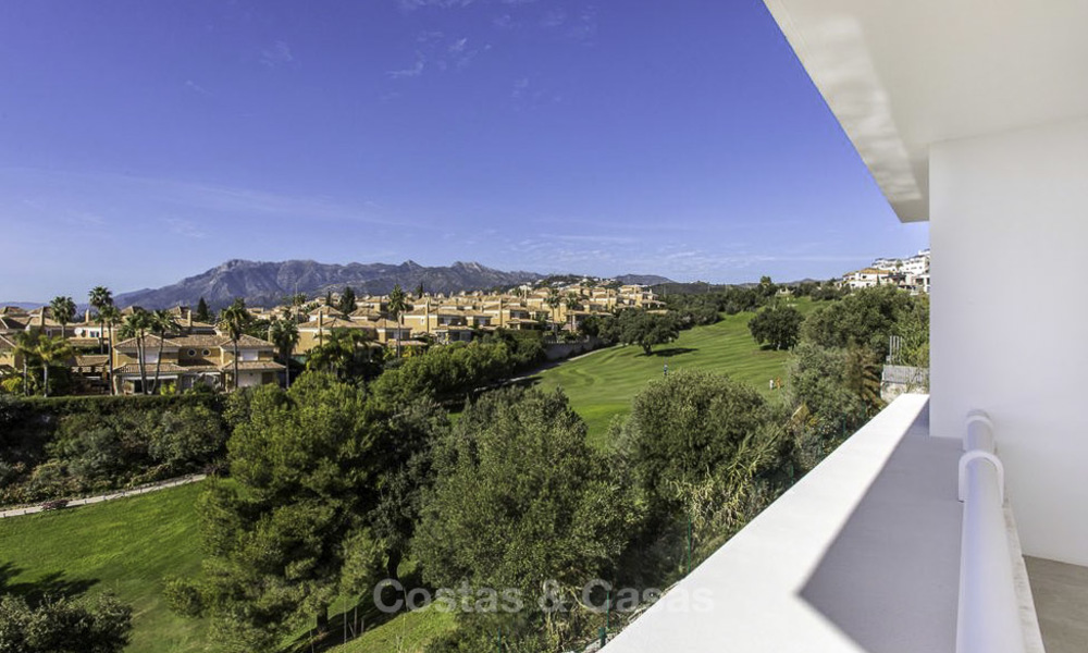 Villa de luxe neuve et moderne à vendre, prête à emménager, dans un resort de golf respecté, Marbella Est 26794