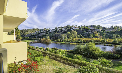 Excellente opportunité d'acheter un penthouse cosy dans un resort de golf chic, Benahavis, Marbella 17576