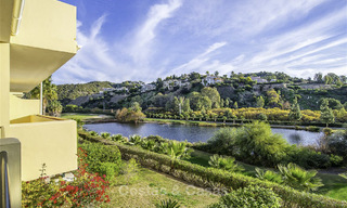 Excellente opportunité d'acheter un penthouse cosy dans un resort de golf chic, Benahavis, Marbella 17576 