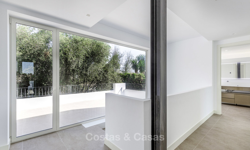 Villa de luxe moderne à vendre, prête à emménager, près de la plage à l’est de Marbella 17615