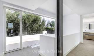 Villa de luxe moderne à vendre, prête à emménager, près de la plage à l’est de Marbella 17615 