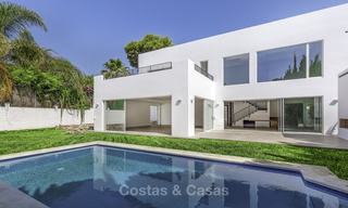 Villa de luxe moderne à vendre, prête à emménager, près de la plage à l’est de Marbella 17633 