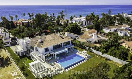 Villa contemporaine flambant neuve à vendre, dans un quartier chic en bord de mer à Est d’Estepona 17652