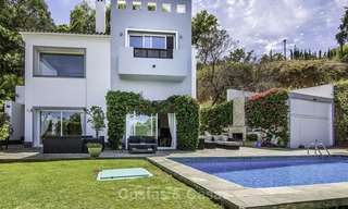Villa familiale contemporaine à vendre à un prix attractif, spacieuse et tranquille, juste à l'est de Marbella 18124 