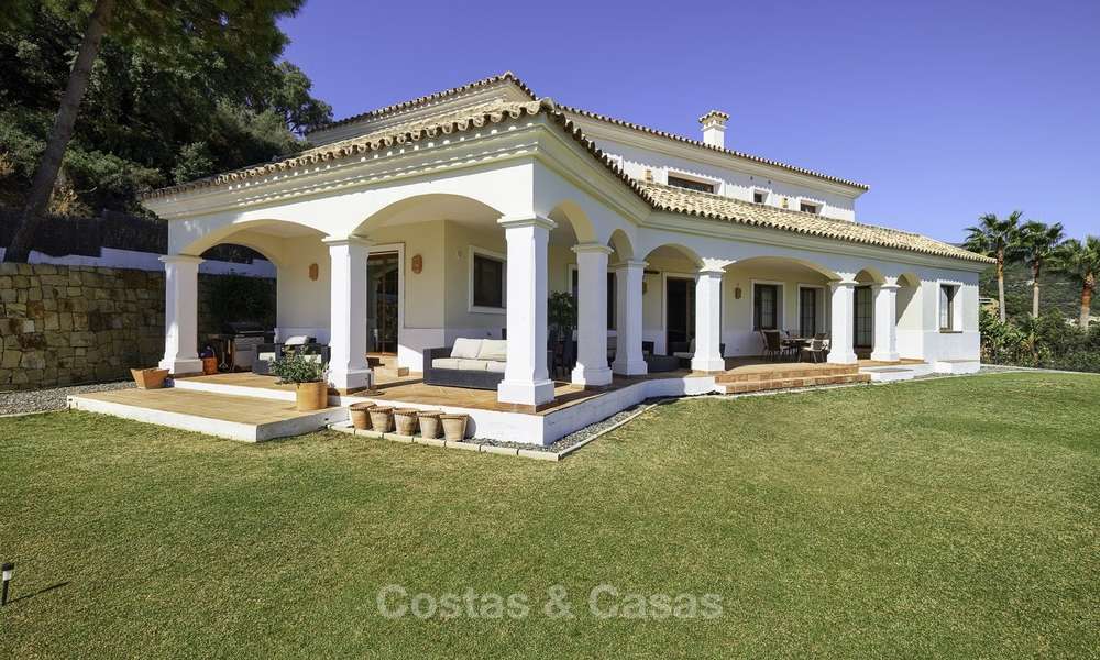 Charmante villa de style andalou dans un cadre naturel spectaculaire à vendre, Benahavis, Marbella 18037