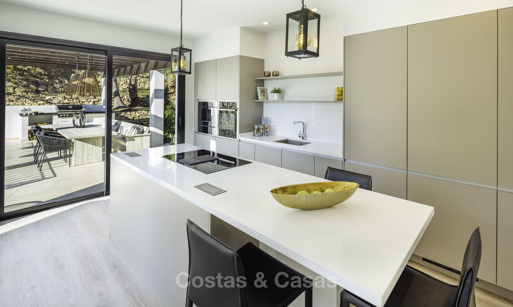 Villa de luxe méditerranéenne moderne entièrement rénovée à vendre au cœur de la vallée du golf de Nueva Andalucia, à Marbella 19207