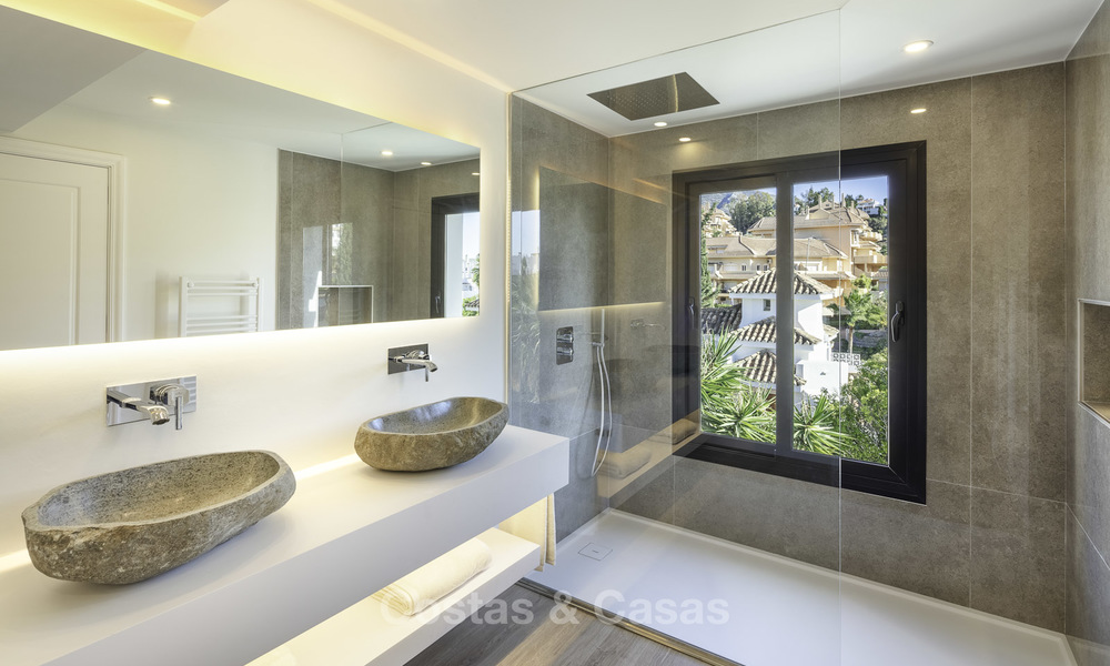 Villa de luxe méditerranéenne moderne entièrement rénovée à vendre au cœur de la vallée du golf de Nueva Andalucia, à Marbella 19212