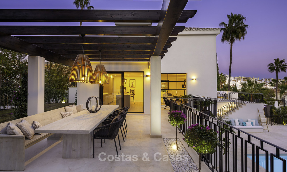 Villa de luxe méditerranéenne moderne entièrement rénovée à vendre au cœur de la vallée du golf de Nueva Andalucia, à Marbella 19226