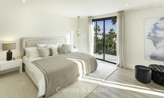 Villa de luxe méditerranéenne moderne entièrement rénovée à vendre au cœur de la vallée du golf de Nueva Andalucia, à Marbella 19230 