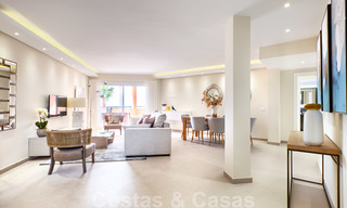 Appartement au dernier étage entièrement rénové à vendre, en première ligne d'une plage tranquille à l'est d'Estepona 26830 