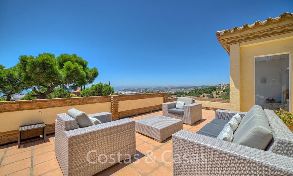 Charmante villa andalouse rénovée avec une vue imprenable sur la mer à vendre à Estepona 19448