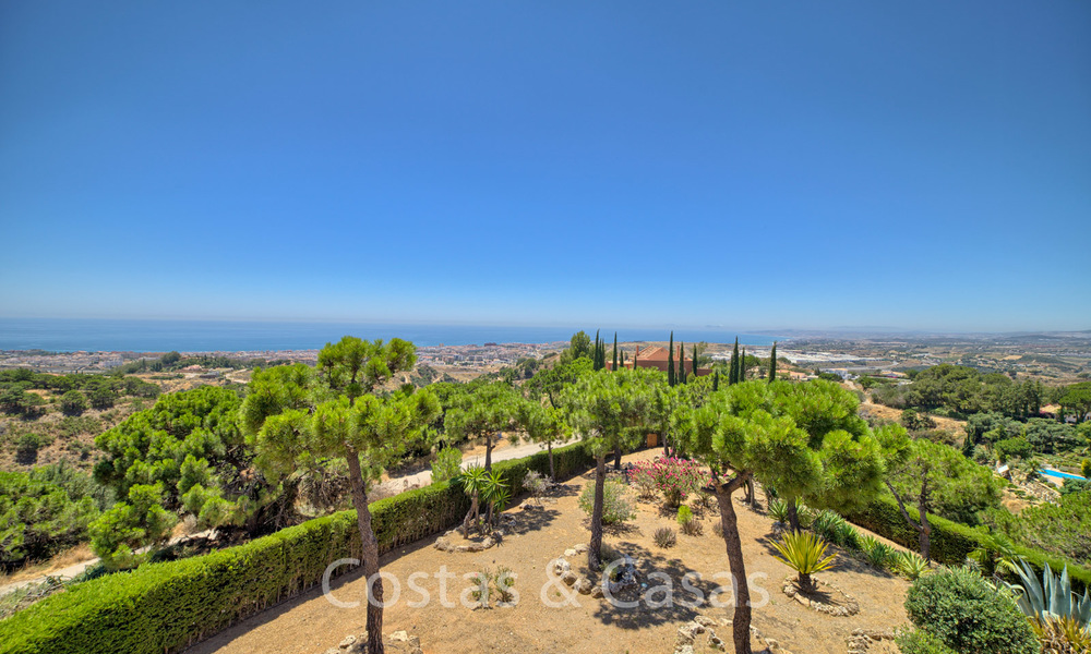 Charmante villa andalouse rénovée avec une vue imprenable sur la mer à vendre à Estepona 19459