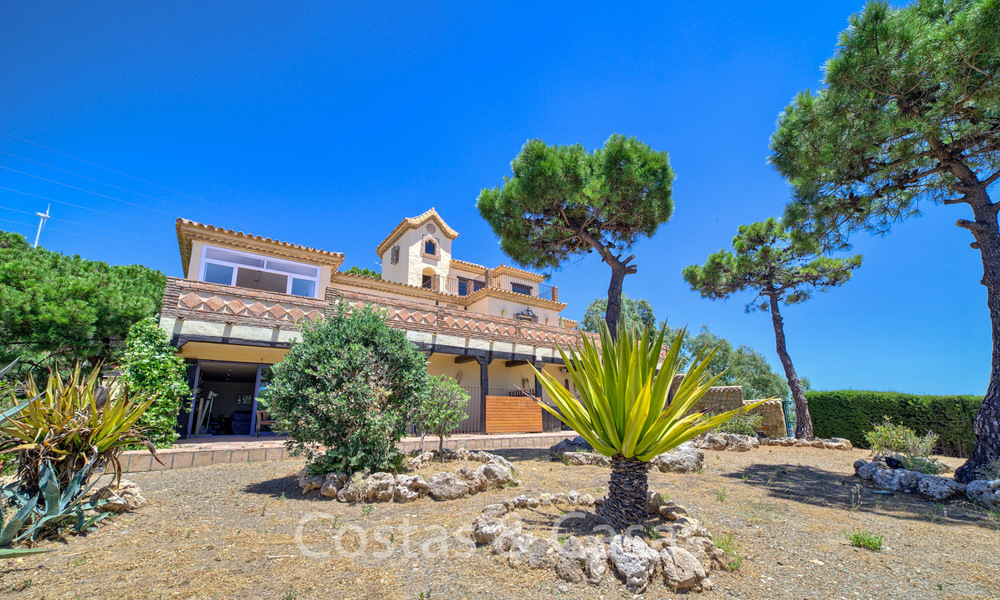 Charmante villa andalouse rénovée avec une vue imprenable sur la mer à vendre à Estepona 19462