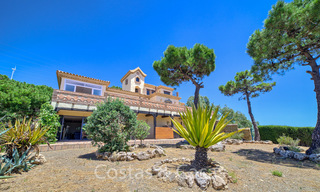 Charmante villa andalouse rénovée avec une vue imprenable sur la mer à vendre à Estepona 19462 